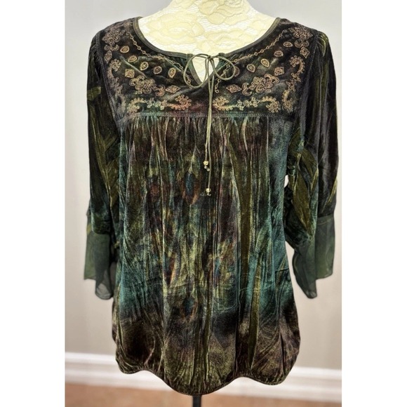 Roz & Ali Tops - Roz & Ali Green Velvet Embroiderd Mixed Media Whimsigoth Top Medium Lace Boho